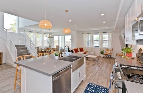 Terra Lago House | Luxe Lakefront Villa: Views, Heated Pool & Games