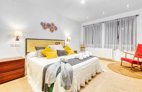 Vall d'Alba Apartment | Luxe Mediterranean Masia BBQ Pool Chillout