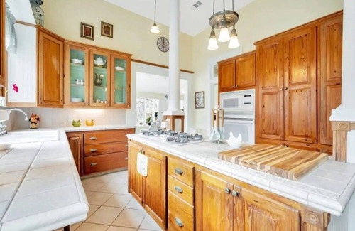 Hemphill House | Luxe Private Room in Historic Hemphill Getaway!