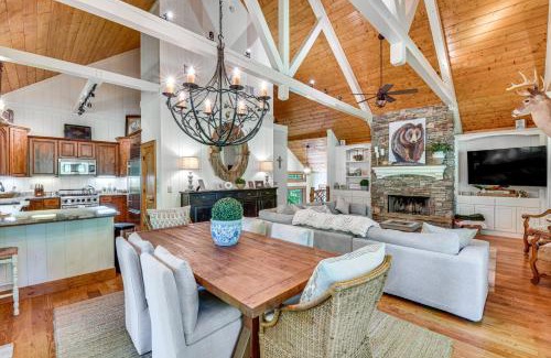 Cullowhee House | Luxe Trillium Home with Fire Pit, 5 Mi to Cashiers
