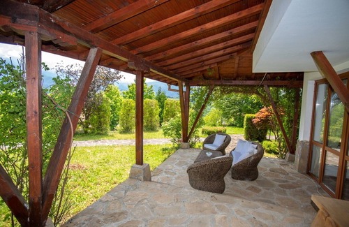 Apriltsi House | Luxorious guesthouse