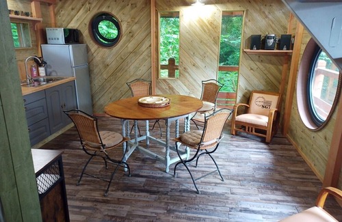 Prat Cabin | Luxueuse et Très Insolite Cabane Perchée !