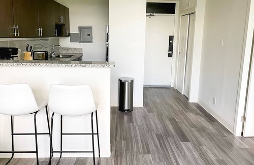 Corryville House | ★Luxurious 1BD/1BA + Gym - Downtown Cincinnati★