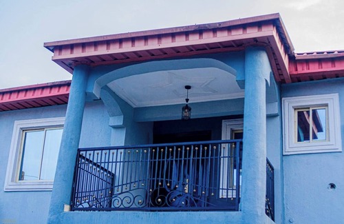 Alimosho Apartment | Luxurious 3-bedroom Apartment in Heart of Lagos