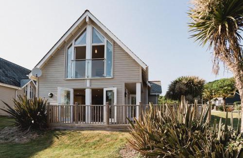 St Austell House | Luxurious 3 Bedroom New England Style Villa - Trewhiddle Villa 31