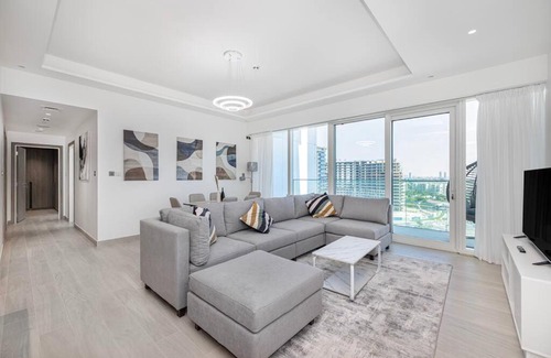 Jumeirah Lake Towers Apartment | Luxurious 3Bedroom Apartment