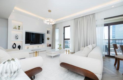 Umm Suqeim 3 Apartment | Luxurious 3BR APT Offering Full Burj AlArab Views