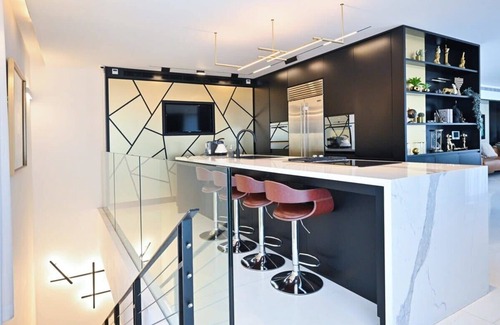 Tel Aviv Apartment | Luxurious 3BR Penthouse with Mamad by HolyGuest