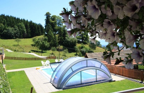 Liebenfels Apartment | Luxurious Apartment in Liebenfels with Swimming Pool