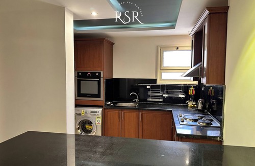 Village Road Apartment | Luxurious apartment with a stunning sea view