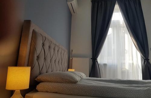 Erzsebetvaros Apartment | Luxurious Apartment with Balconies in DownTown BP
