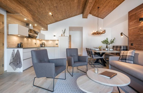 Muehlbach Am Hochkoenig Ski Chalet | Luxurious apartment with private sauna and sunny balcony