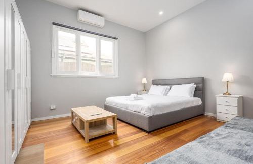 Footscray House | Luxurious house near flemington racecourse