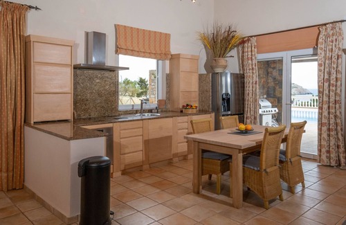 Mochlos Villa | Luxurious mansion with pool, waterfront and direct access to the water