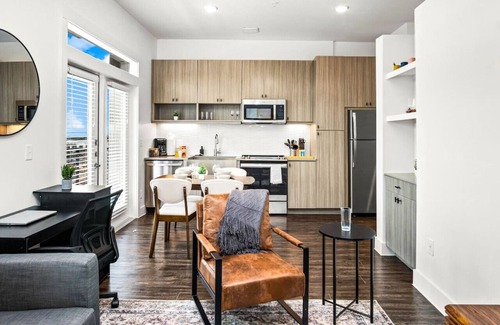 West Oak Hill Apartment | Luxurious New Unit|1Bd1Ba|Pool, Golf Sim