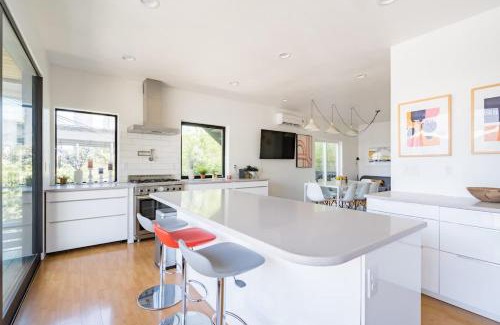 Alphabet Historic District Apartment | Luxurious Portland 3BR in the Pearl District