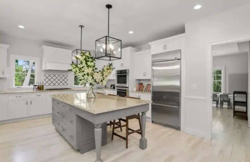 Fairfield House | Luxurious Renovated Farm House!