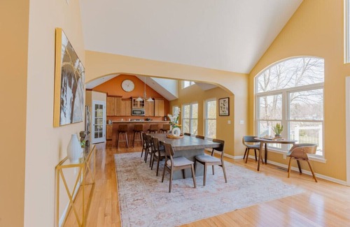 Beaverton House | Luxurious Retreat Spacious with Deck BBQ Grill