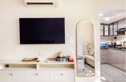 Nizamuddin East Apartment | Luxurious STUDIO BnB In DELHI's Heart