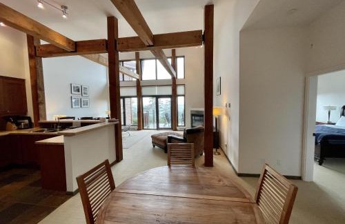 Ucluelet Apartment | Luxurious Top Floor Villa With Sweeping Pacific Ocean - Bbv