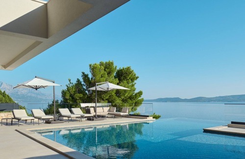 Omis Villa | Luxurious Villa Deluxe Mimice by the sea with heated outdoor and indoor pools, sauna, and gym for 20 people.
