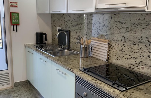 Telheiro Apartment | Luxurious Water Edge Apartment in the Heart of the Marina