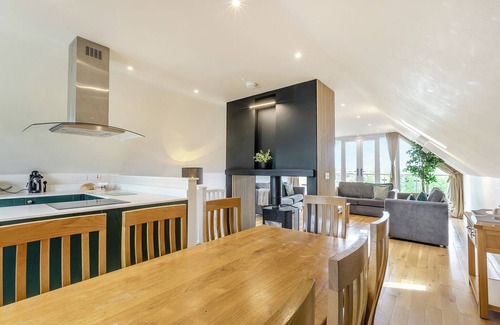 Middlezoy Cottage | Luxuriously modern and spacious two storey cottage.