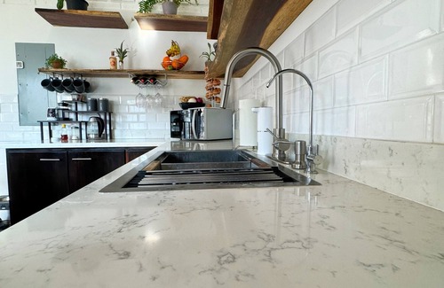 Tamanique House | Luxuriously Modern Tropical Beach House w/Contemporary Upgrades