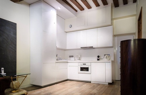 Archives Apartment | luxury 1BR 2BA close to place des vosges fully A/C