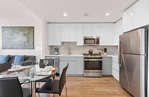 White Plains Apartment | Luxury 1BR | Gym & Pool | Downtown White Plains