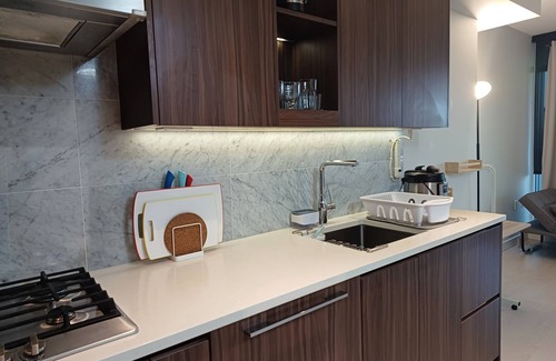 Burnaby Condo | Luxury 1BR High-Rise Condo in Brentwood | Views, SkyTrain, Patio, Amenities