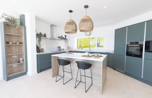 Doogort Cottage | Luxury 2-bedroom cottage in spectacular location on Achill