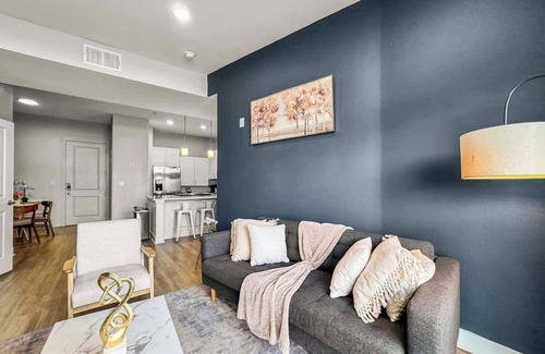 Deep Ellum Apartment | Luxury 2BD | Deep Ellum | Free Parking | Pool+Gym