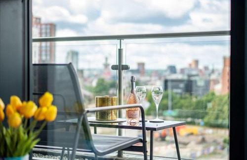 Leeds Apartment | Luxury 2BR Penthouse-1, Private Terrace, City Center, Free Parking