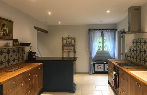 Le Ferre Cottage | Luxury 3 bed, 2 bathroom Boutique style Gite with secluded sunny garden