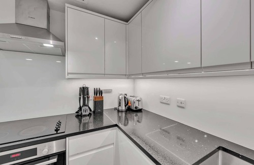 Brompton & Hans Town Apartment | Luxury 3-Bedroom apartment next to Harrods