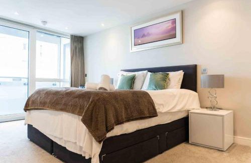 Portsmouth Apartment | Luxury 3 Bedroom 3 Bathroom Balcony Apartment - Gunwharf Quays Apartments