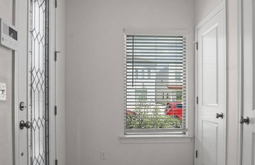 Chamberino House | Luxury 3 bedroom duplex with 2 car garage