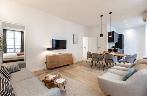Gaillon Apartment | Luxury 3bedroom apartment near Louvre and Palais Royal