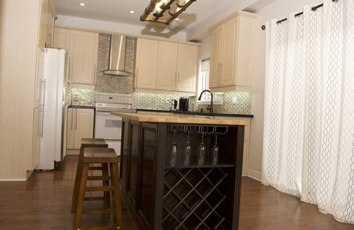 Richmond Hill House | LUXURY 4 BD DETACHED HOUSE WITH HOT TOP