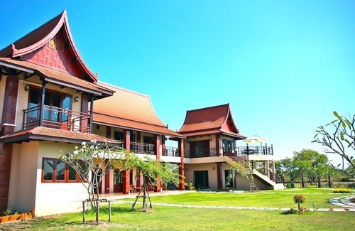 Udon Thani Villa | Luxury 4 Bedroom, Fully Catered Pool Villa Nestled In The Rice Fields Of Isan