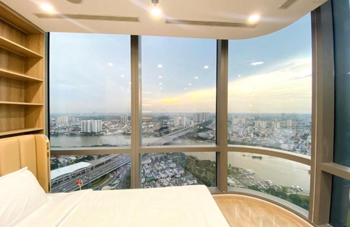 Hang Xanh Apartment | Luxury 4 bedroom apartment in Landmark 81