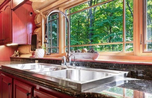 Harbor Springs Cabin | Luxury, 4k sqft Fireside Lodge with Treetop Bunkhouse, pet friendly! No fees!
