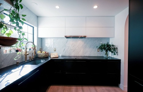 Menlo Oaks House | Luxury 5-BD villa in Menlo Park with office. 2.7 miles to Palo Alto.