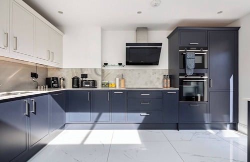 Belgravia House | Luxury 5BR House in Belgravia w/Sauna. Walking distance to Harrods!
