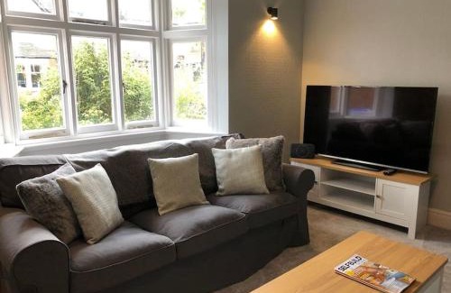 City Centre Villa | Luxury 6 bedroom retreat in Stratford Upon Avon