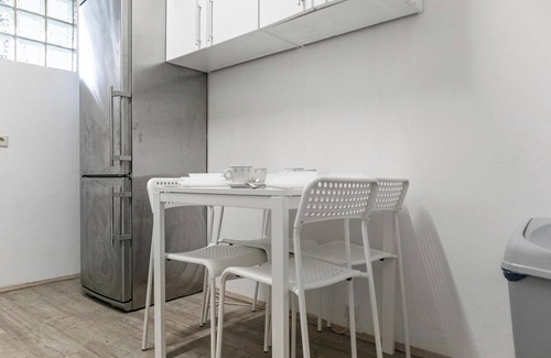 Brigittenau Apartment | Luxury 6BR Apt near Millennium City