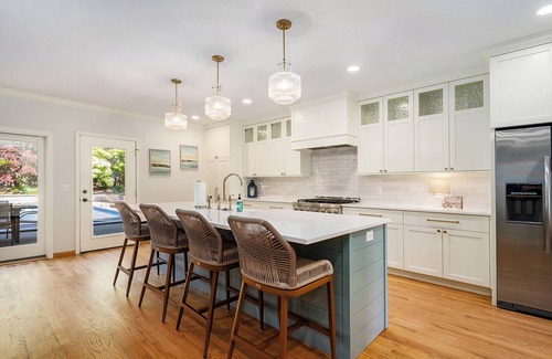 South Haven House | Luxury 7BR multifamily on Lake Michigan, Pool & Spa, New Kitchen and Mudroom!