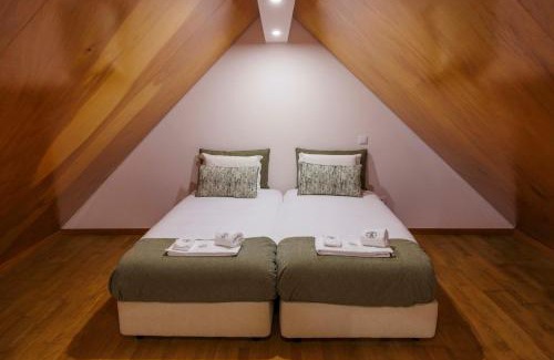 Arcos de Valdevez Villa | Luxury and Nature Retreat w/pool, jacuzzi & BBQ by Portugal Active