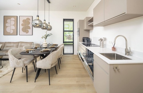 Workum House | Luxury and space for 6 people: this villa has three bedrooms, two bathrooms, and a sunny roof patio to relax.